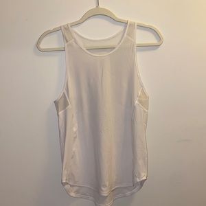 white lululemon tank top